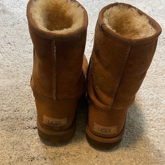 NOT FOR SALE Ugg Classic II Short Boot - Picture 12 of 13